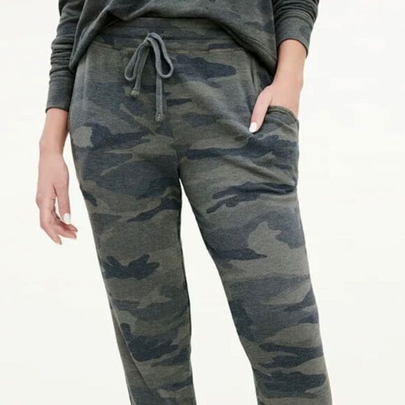 Splendid Supersoft Camo Jogger - Picture 1 of 10